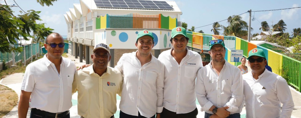 En visita al archipiélago de San Andrés, Providencia y Santa Catalina, MinEnergía y FENOGE presentaron resultados de proyectos de energía renovable y eficiencia energética con la comunidad