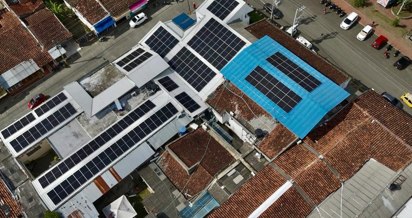 Energía solar llega a nueve centros de salud del Valle del Cauca: Gobierno proyecta ahorros de hasta 90 % en costos eléctricos