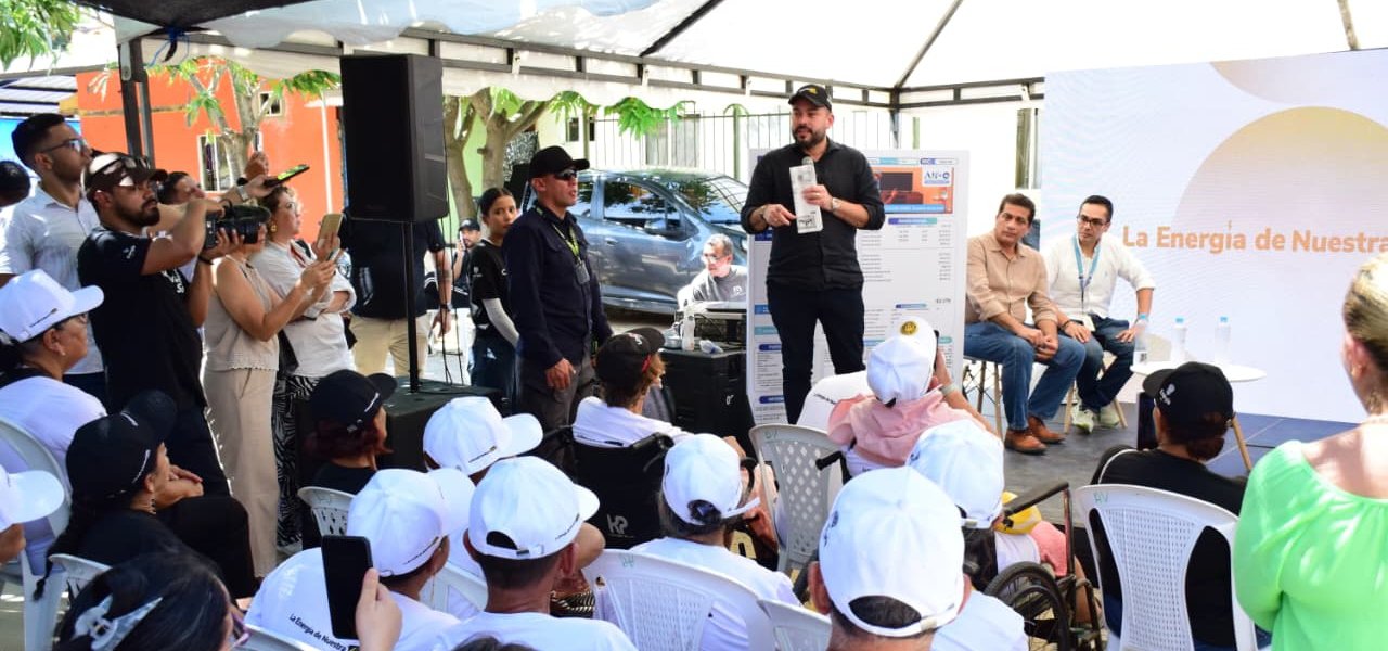 Gobierno del presidente electo pidió frenar Colombia Solar, revela el ministro Edwin Palma durante entrega de facturas en Barranquilla