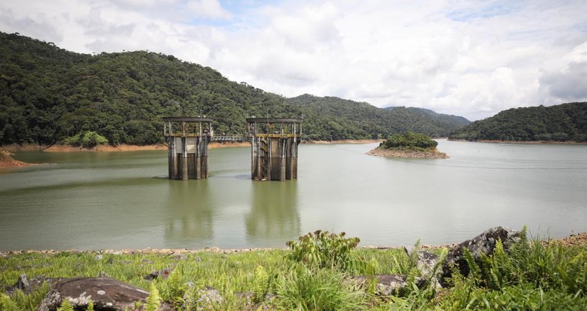 Gobierno nacional llama a generadores a bajar precios de la energía y proteger a los usuarios ante altos niveles de embalses
