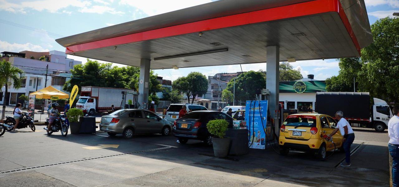Gobierno nacional prioriza el gas para hogares y taxistas y advierte cumplimiento obligatorio a agentes del mercado