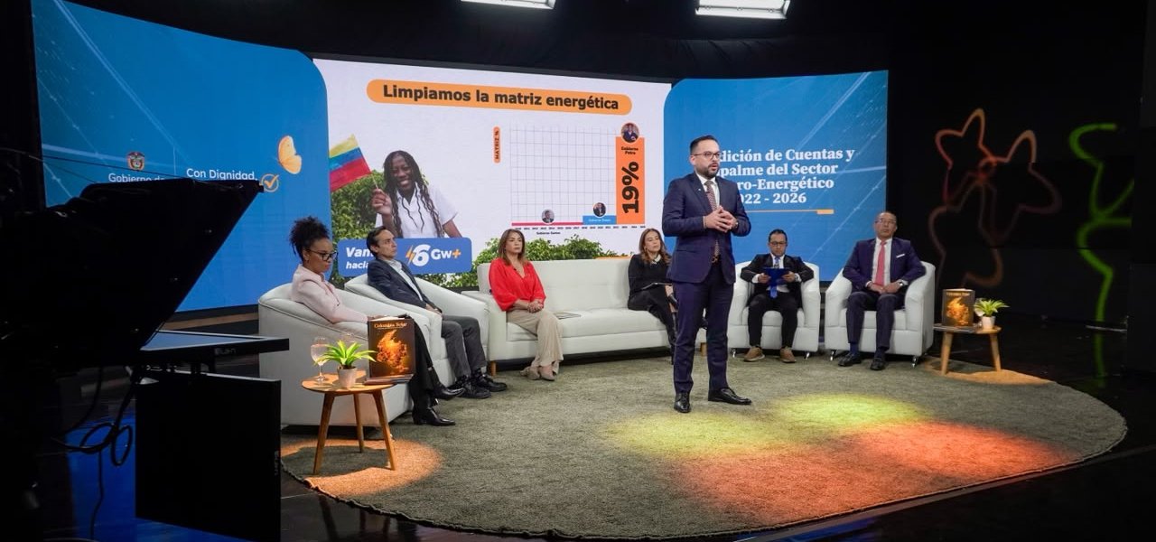 Gobierno simplifica la conexión de estaciones de carga para acelerar la movilidad eléctrica en Colombia