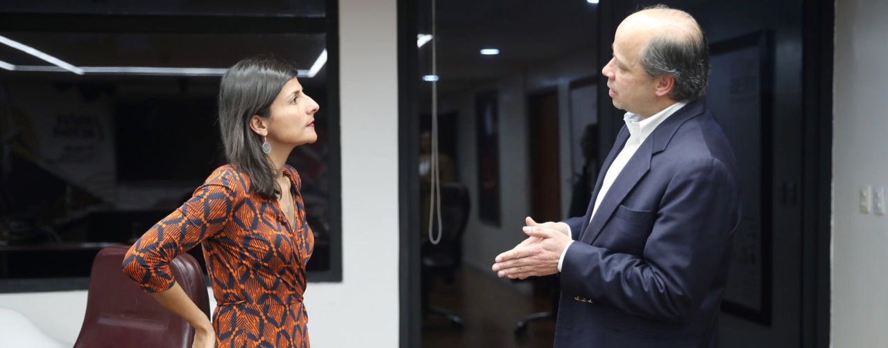 Gobierno y la ACP manifiestan su disposición de mantener un diálogo permanente y abierto para garantizar la seguridad energética del país.