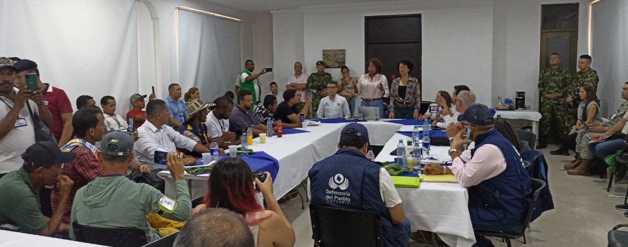 Ministerio de minas y energía logra llegar a acuerdos para levantar bloqueo en vía Medellín - Costa caribe