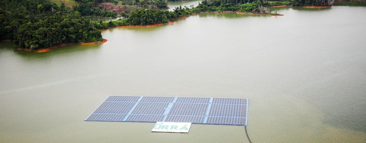 Ministra Irene Vélez Torres inauguró proyecto piloto de planta solar flotante “Aquasol” en Córdoba