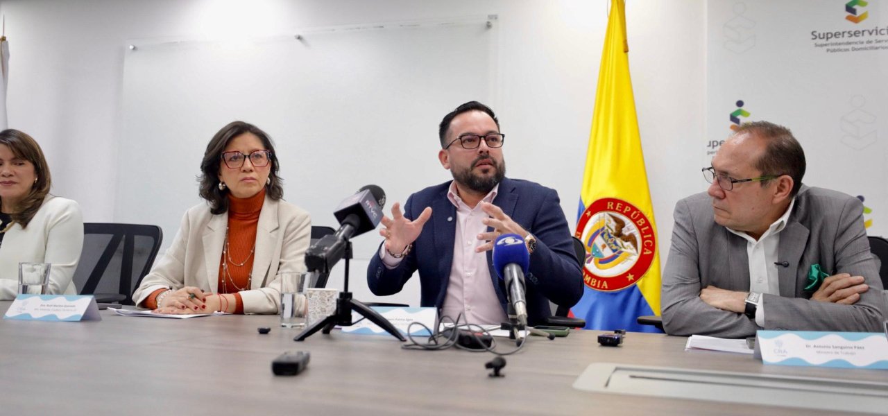 Nuevo marco tarifario fortalece a los recicladores de oficio y moderniza el servicio de aseo en Colombia