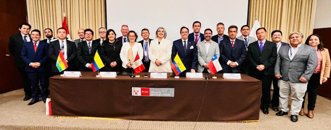 Países andinos acuerdan intensificar integración eléctrica regional a través de la generación con fuentes de energía renovable