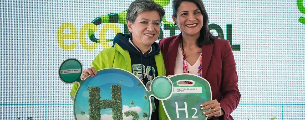 Primer bus impulsado con hidrógeno que rodará en Bogotá es presentado por MinEnergía