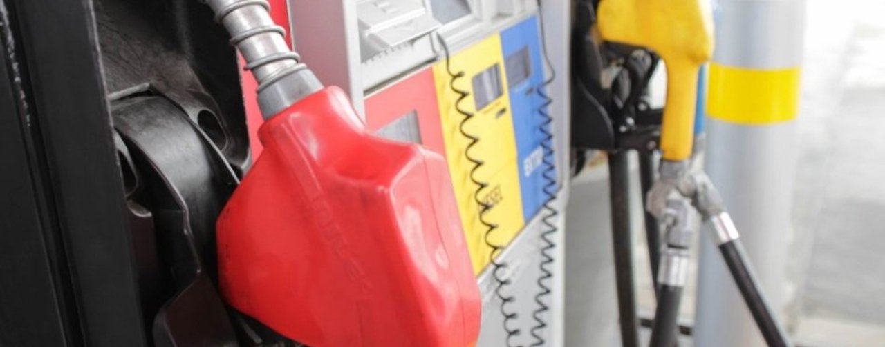 Se ajusta en $400 aproximadamente el precio del galón de gasolina corriente desde el 2 de septiembre de 2023