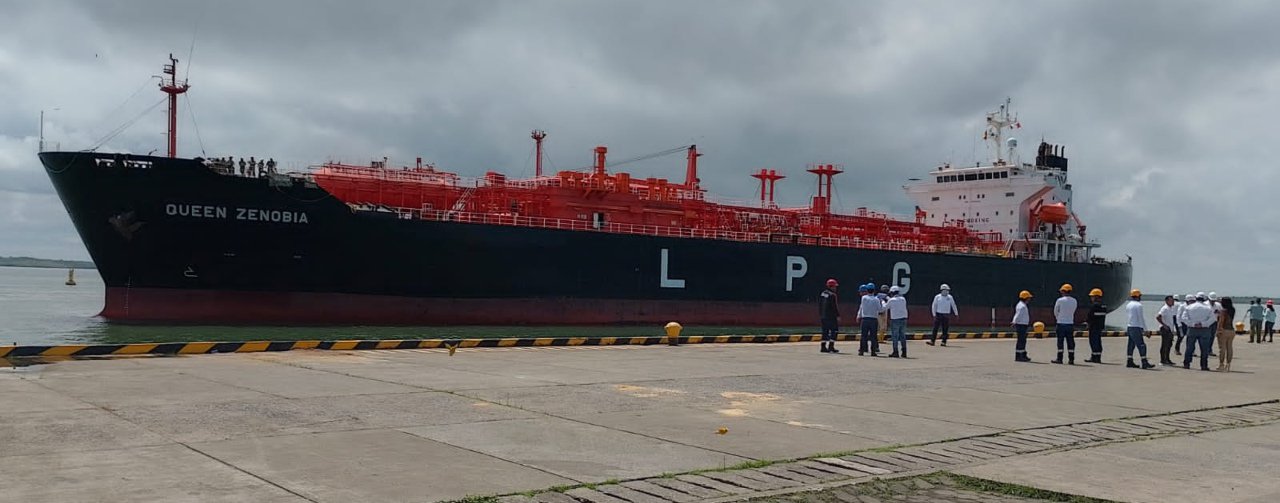 Un buque con 2.600 toneladas de GLP arribó hoy en el Puerto de Tumaco para el abastecimiento de 390 mil hogares de Nariño y Cauca